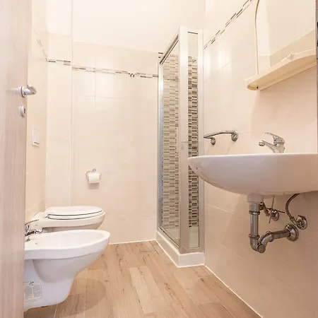Lily Hotel 3*