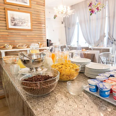 Hotell Lily 3*