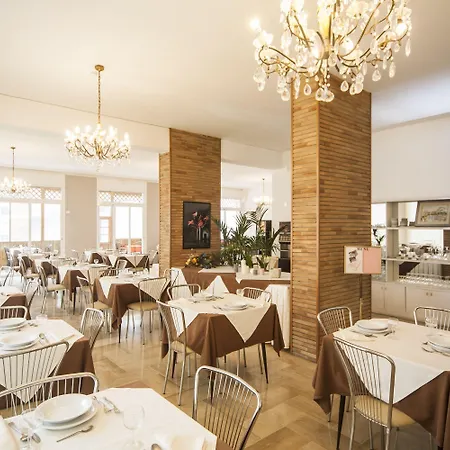 Lily Hotel 3*